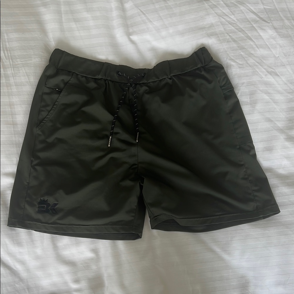 Green Athletic 5” Shorts with Elastic Waistband and Quick-Dry Fabric